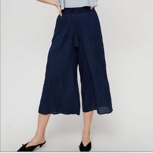 Aritzia. Nanterre Pant. Navy blue. Medium